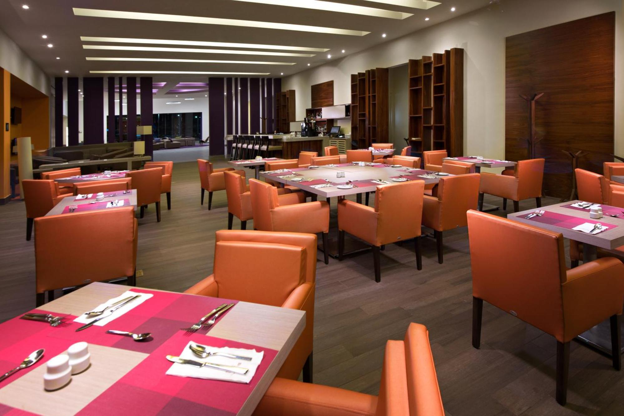 Hilton Garden Inn Monterrey Airport Villa Juarez  Exterior photo