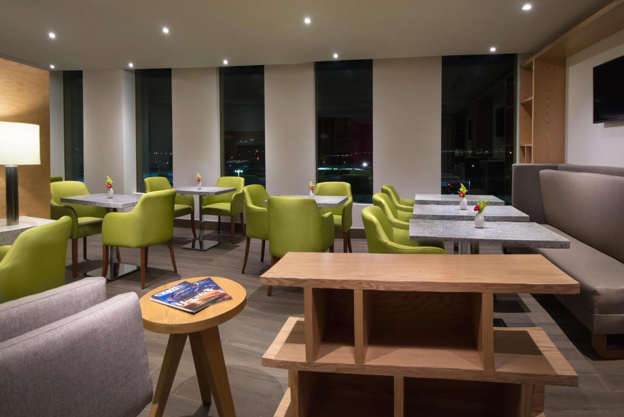 Hilton Garden Inn Monterrey Airport Villa Juarez  Exterior photo
