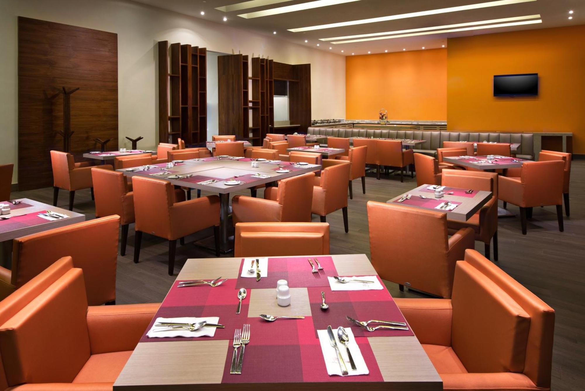 Hilton Garden Inn Monterrey Airport Villa Juarez  Exterior photo